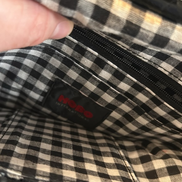 Hobo International black patent purse - Picture 3 of 4